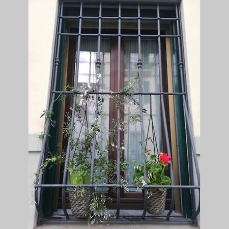 Flower Garden Apartment Vicino Al Centro Florence Buitenkant foto