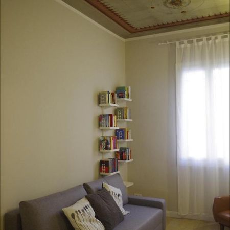 Flower Garden Apartment Vicino Al Centro Florence Buitenkant foto