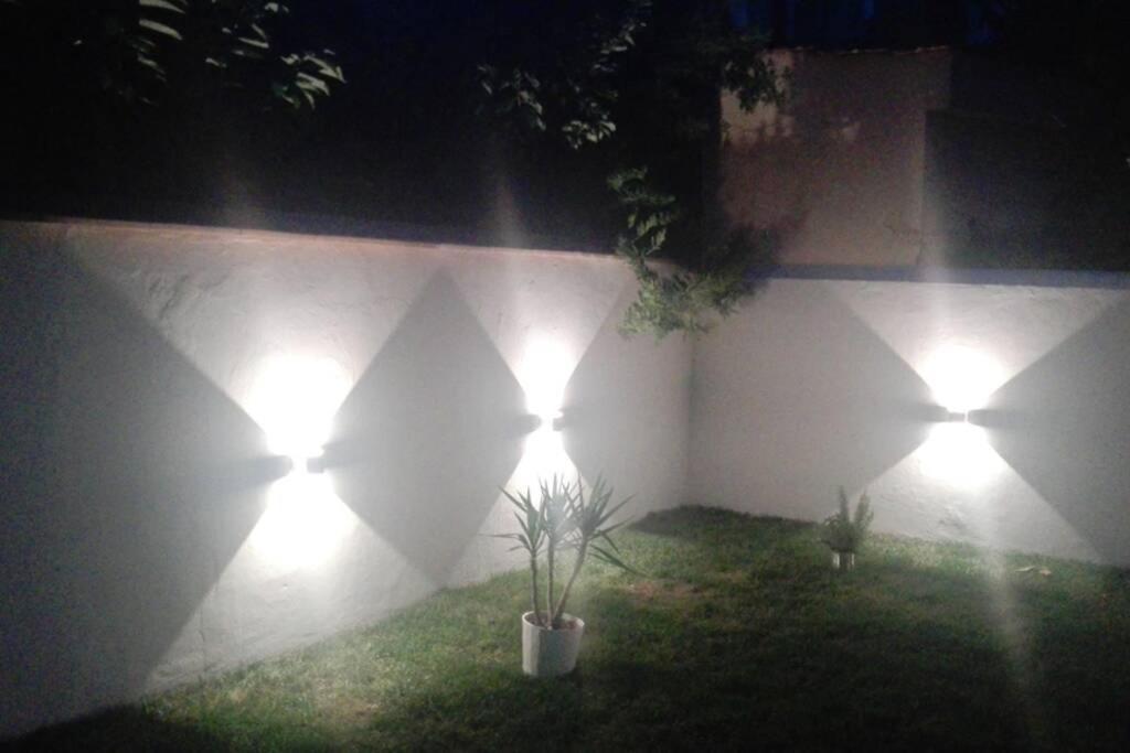 Flower Garden Apartment Vicino Al Centro Florence Buitenkant foto