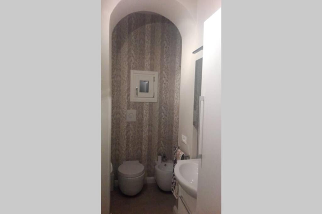 Flower Garden Apartment Vicino Al Centro Florence Buitenkant foto