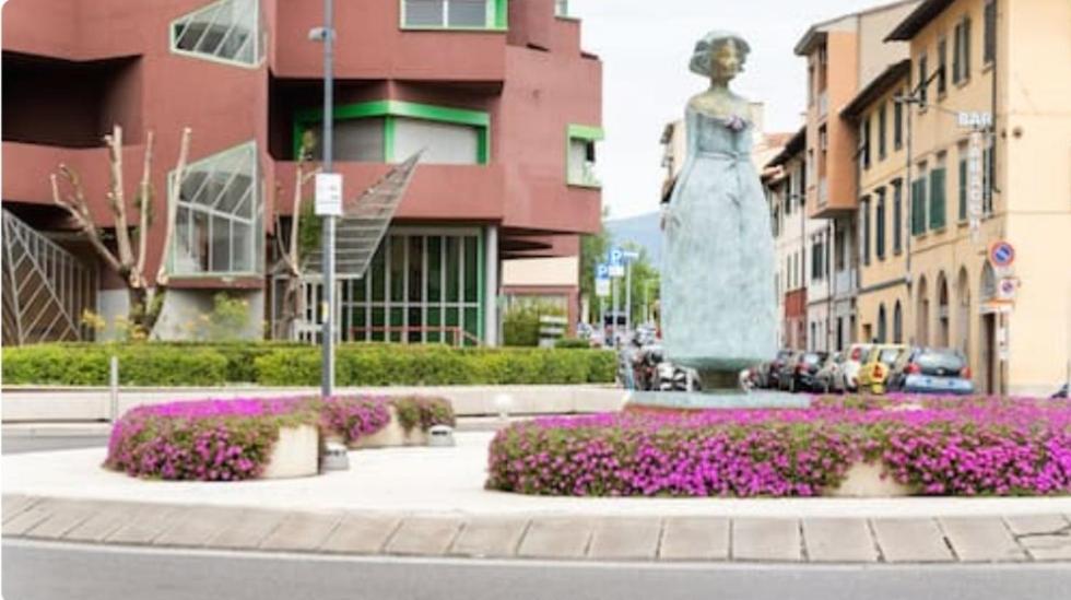 Flower Garden Apartment Vicino Al Centro Florence Buitenkant foto