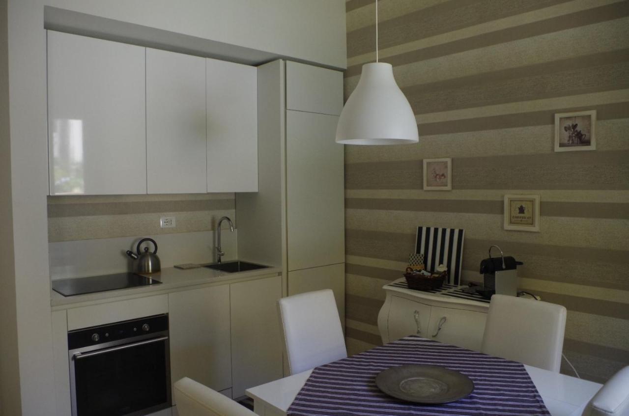 Flower Garden Apartment Vicino Al Centro Florence Buitenkant foto