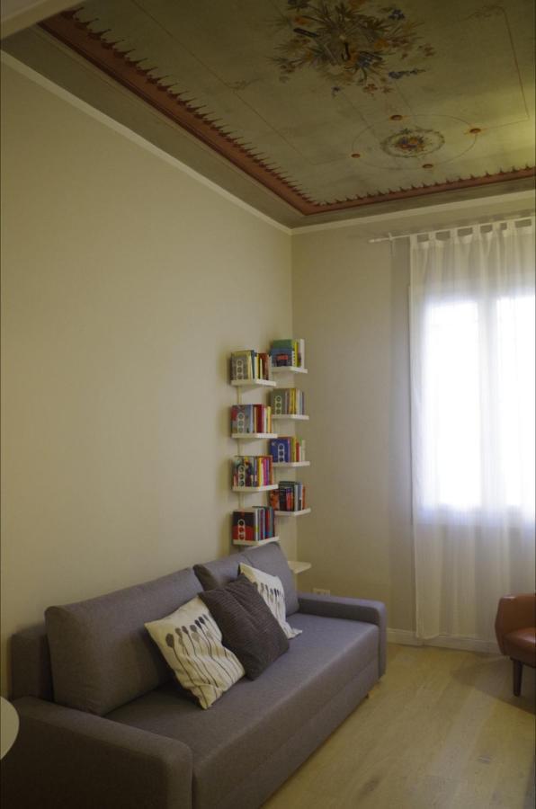 Flower Garden Apartment Vicino Al Centro Florence Buitenkant foto